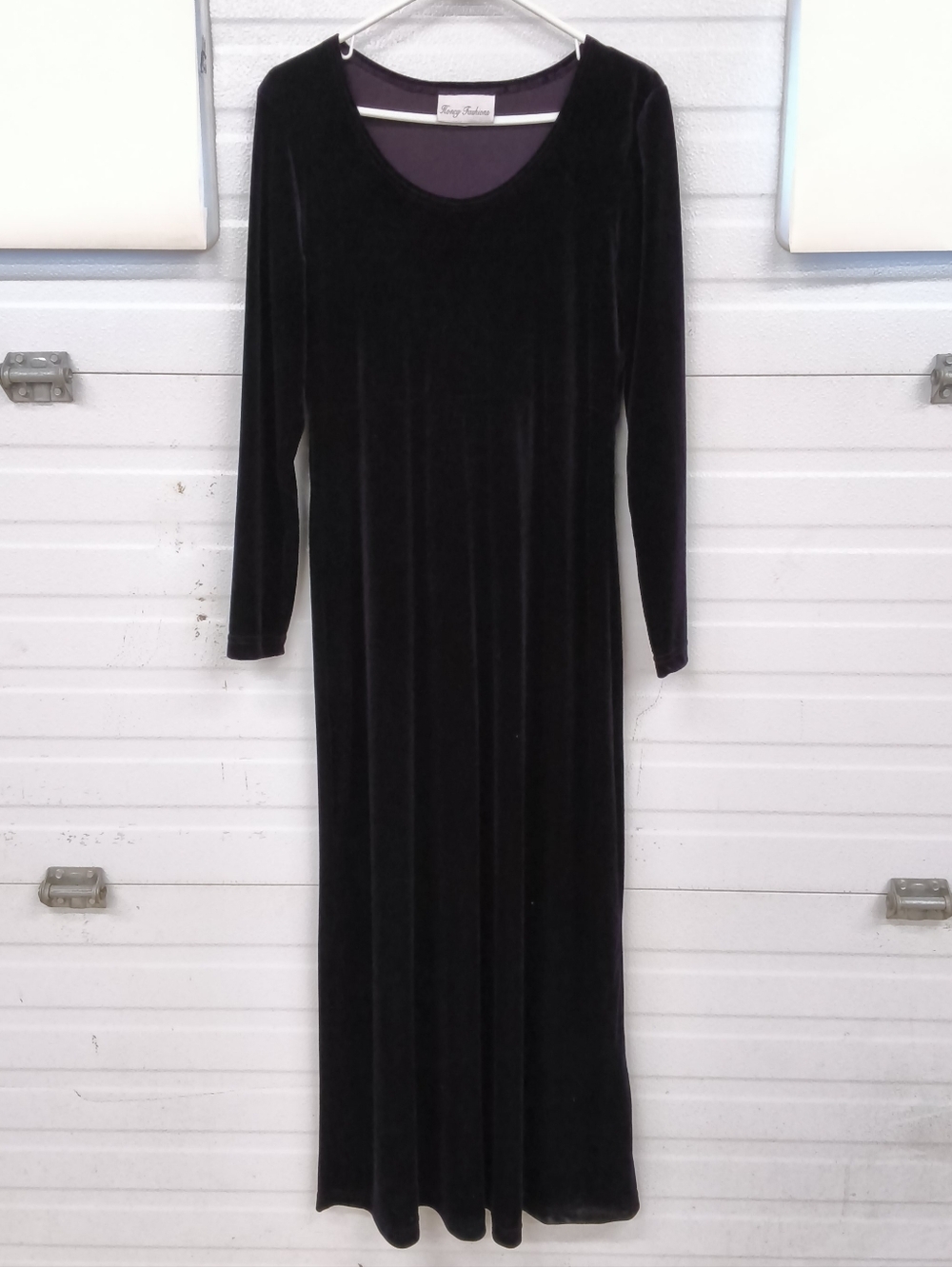 90s Gothic Purple Velvet Floor Length Gown | Honey Fashions Canada